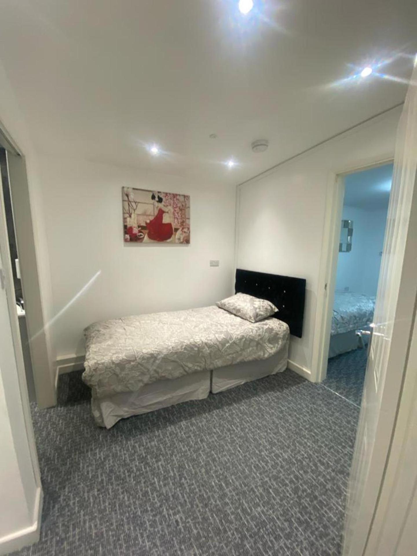 Beautiful 3-Bed Apartment In Merthyr Tydfil Kültér fotó