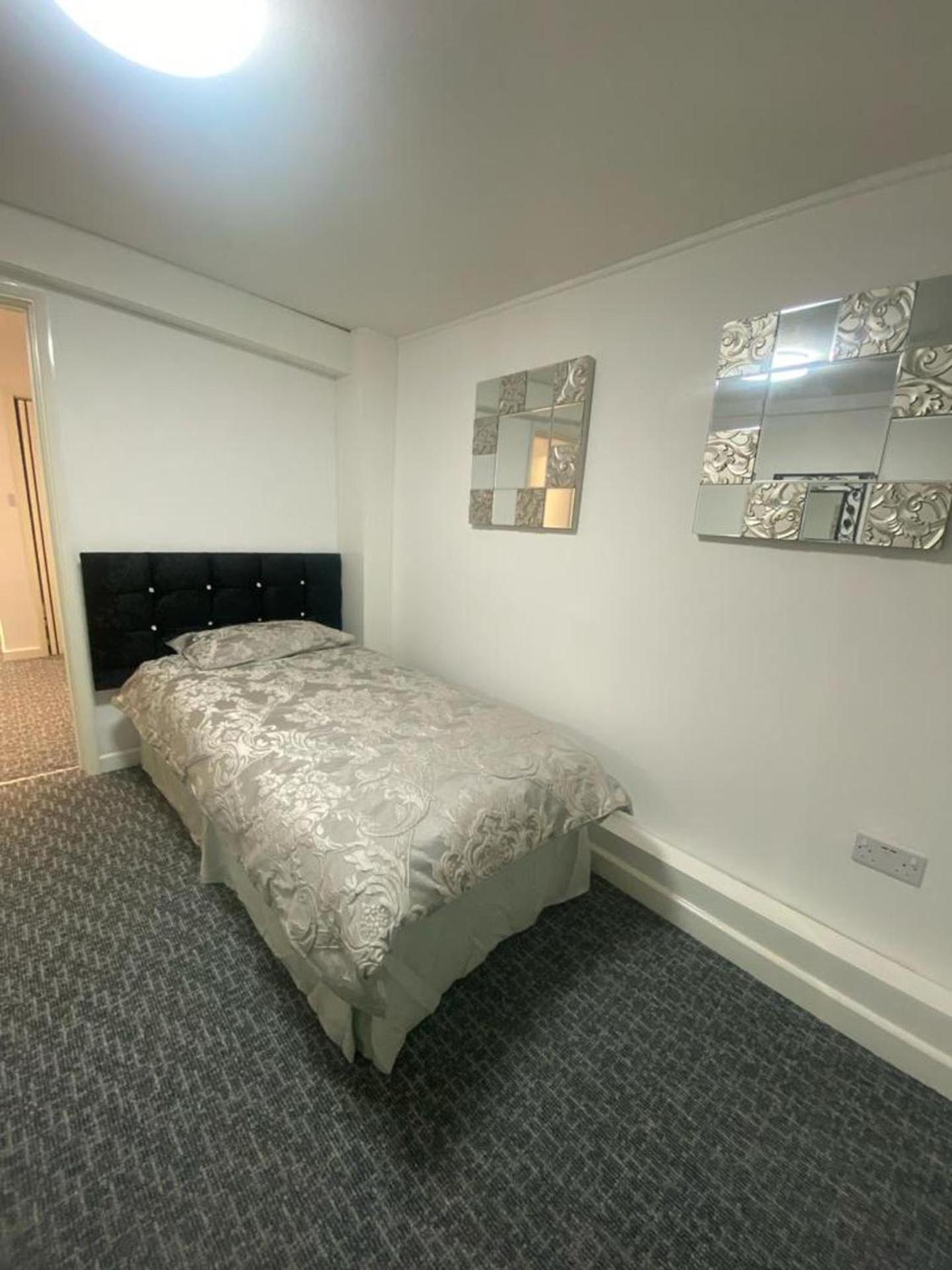 Beautiful 3-Bed Apartment In Merthyr Tydfil Kültér fotó