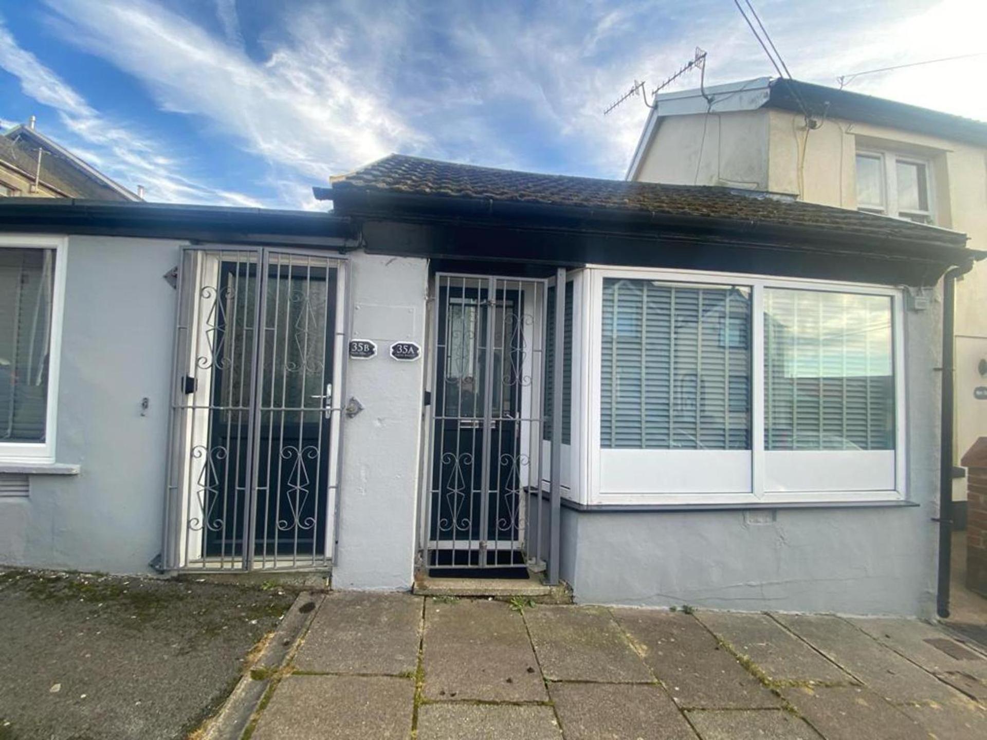 Beautiful 3-Bed Apartment In Merthyr Tydfil Kültér fotó