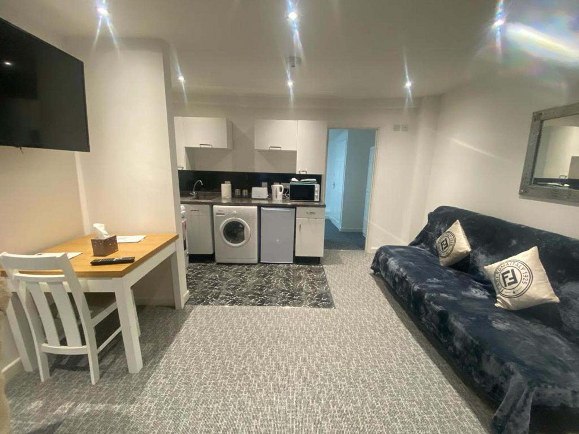 Beautiful 3-Bed Apartment In Merthyr Tydfil Kültér fotó