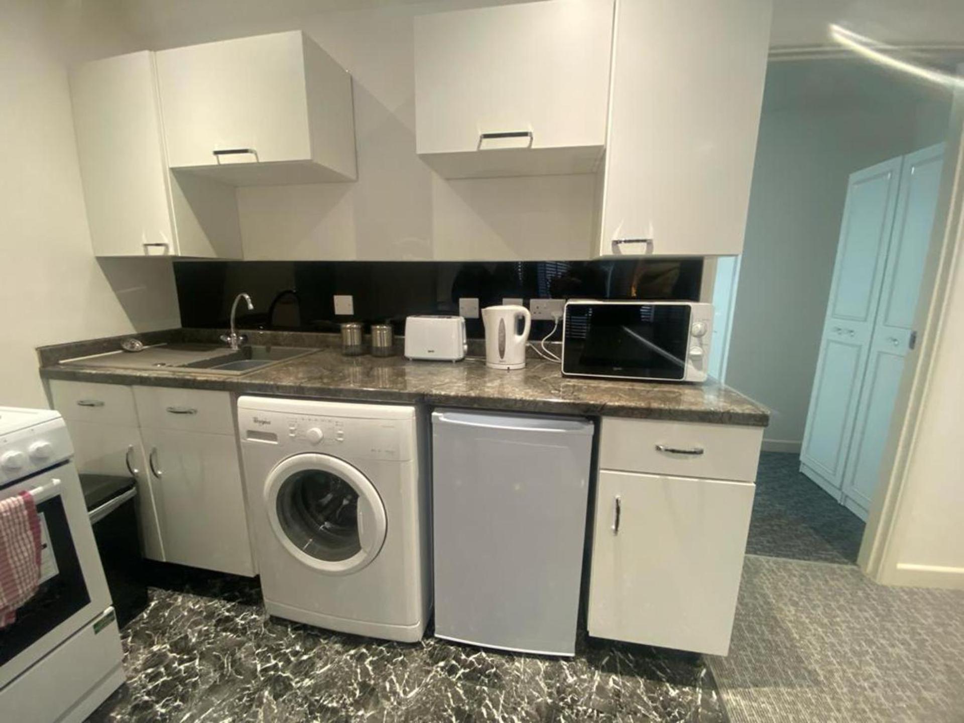 Beautiful 3-Bed Apartment In Merthyr Tydfil Kültér fotó